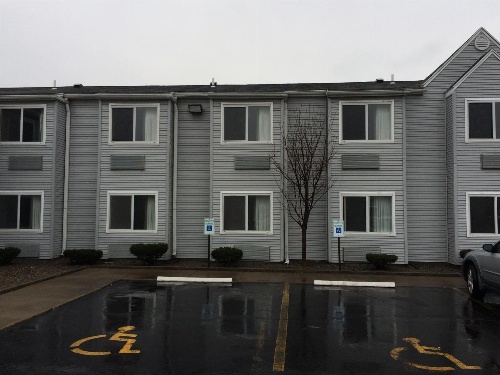 Microtel Inn By Wyndham Henrietta/Rochester image 3